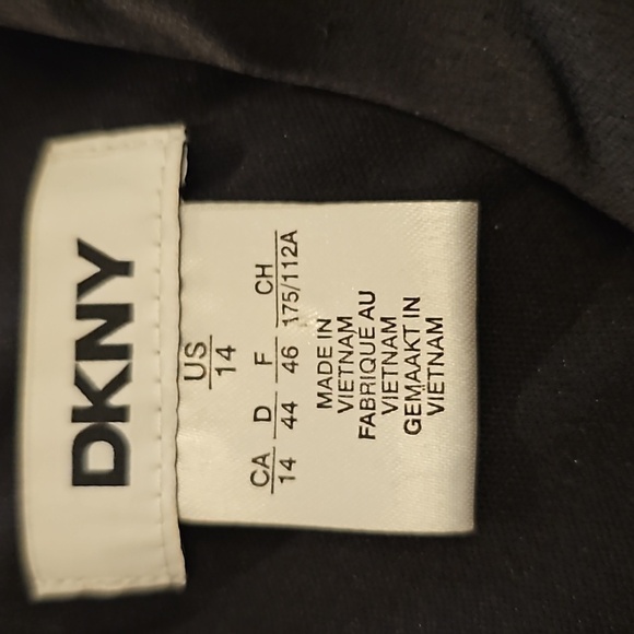 NWT DKNY Sleeveless V-line Side Slit Pleated Front Dress Size 14 Black - Picture 9 of 16